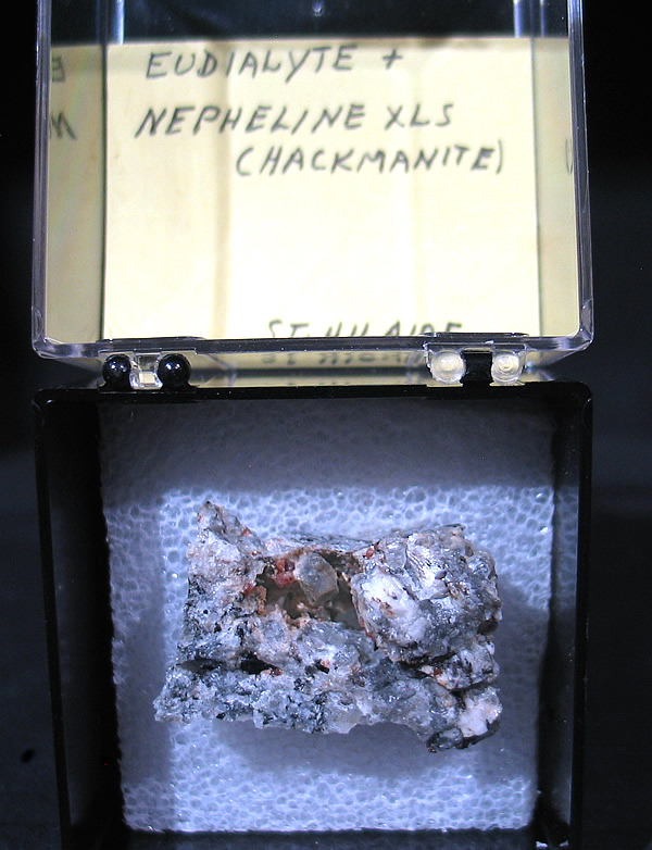 Nepheline and Eudialyte crystals on Hackmanite, Poudrette Quarry, Mont Saint-Hilaire, Rouville RCM, Montérégie, Québec, Canada