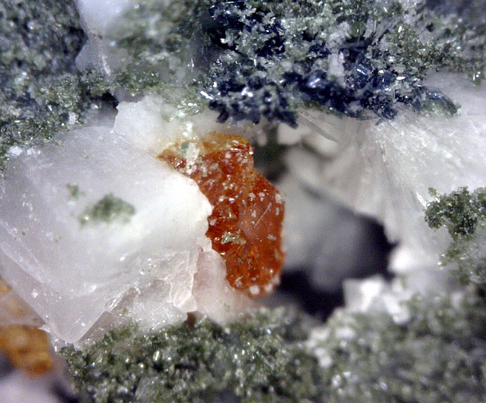 Labuntsovite, Poudrette Quarry, Mont Saint-Hilaire, Rouville RCM, Montérégie, Québec, Canada